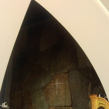 インターコンチネンタルホテル大阪の画像｜チャペル正面上部の岩壁