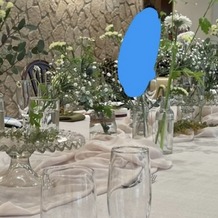 ＨＯＴＥＬ　ＨＯＲＩＥの画像｜披露宴会場のテーブルに飾られていたお花!!
