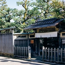 辻家庭園　～前田家家老旧横山家迎賓館～（金沢市指定文化財）の画像｜建物入り口