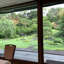 国際文化会館（International House of Japan）の画像｜披露宴会場から見えるお庭