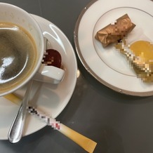国際文化会館（International House of Japan）の画像｜試食会で出た茶菓子とコーヒー