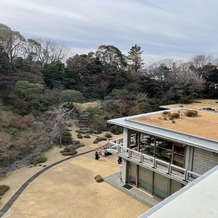 国際文化会館（International House of Japan）の画像｜お部屋からお庭を眺めた