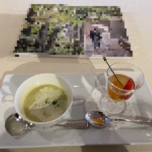 軽井沢倶楽部　有明邸の画像｜そら豆のスープとフルーツコンポート