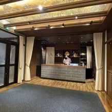 クラシカ表参道／別邸KEYAKIの画像｜１階の披露宴会場のオープンキッチン