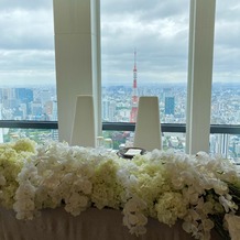 アンダーズ 東京（Andaz Tokyo）の画像｜新郎新婦の席。