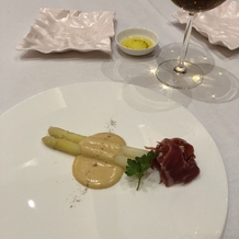 ノートルダム横浜みなとみらいの画像｜試食でいただいたホワイトアスパラの前菜
