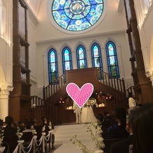 アルカンシエル luxe mariage大阪の画像｜青いステンドグラス