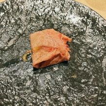 アルカンシエル luxe mariage大阪の画像｜肉寿司を包むとこんな感じです。