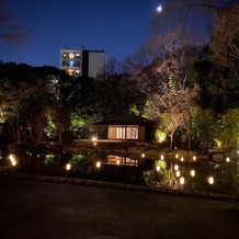 ザ・ガーデンオリエンタル・大阪の画像｜別館前の池と茶室