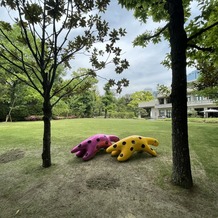 ザ・ガーデンオリエンタル・大阪の画像｜本館前芝生の庭