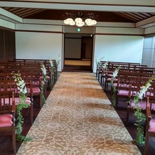 菊水楼(THE KIKUSUIRO NARAPARK)の画像｜大和音楽堂 床の間から見た入口