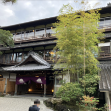 菊水楼(THE KIKUSUIRO NARAPARK)の画像｜門の中の外観