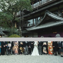 The KIKUSUIRO narapark（菊水楼）の画像｜会場前で家族一同撮影することができて、とても思い出に残っています。
