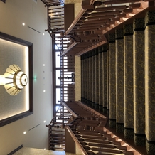 若宮の杜　迎賓館（名古屋観光ホテル）の画像｜迎賓館の階段