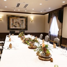 若宮の杜　迎賓館（名古屋観光ホテル）の画像｜ピンクベースで季節のお花を入れていただきました