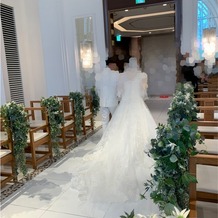 ララシャンス HIROSHIMA迎賓館の画像｜後ろの長いドレスがとても綺麗でした。