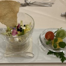 ル・センティ フォーリア 大阪の画像｜お皿も綺麗で前菜として出てきて嬉しくなりました。