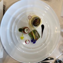 アールベルアンジェ高松の画像｜アワビのコンフィー　帆立貝柱とトマトとモッツァレラ　サーモンと野菜のプレッセ
