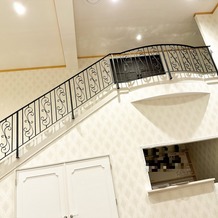 シャトー　ラ・パルム・ドールの画像｜階段から登場するパフォーマンスも可能
