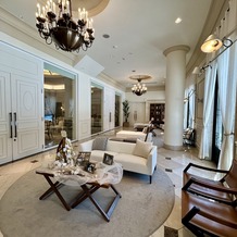 KYUKARUIZAWA KIKYO, Curio Collection by Hilton（元 旧軽井沢ホテル）の画像｜ホワイエ