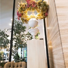 ストリングスホテル NAGOYAの画像｜エントランスの照明器具