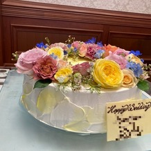 ストリングスホテル NAGOYAの画像｜生花を飾った韓国風ケーキ