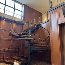 ストリングスホテル NAGOYAの画像｜披露宴会場の階段
