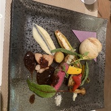 KOTOWA　奈良公園　Premium Viewの画像｜メインを試食させて頂きました。野菜がたっぷりで希少部位のお肉や和牛ステーキなどとても繊細な作りでした