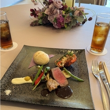 KOTOWA　奈良公園　Premium Viewの画像｜試食とテーブルの花