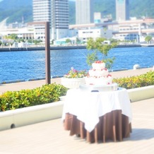 ラ・スイート神戸オーシャンズガーデンの画像｜ガーデンセレモニー　ケーキ