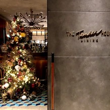 THE TENDER HOUSE（ザ テンダーハウス）の画像｜クリスマスシーズンだったので大きなクリスマスツリーがありました！