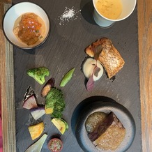 THE TENDER HOUSE（ザ テンダーハウス）の画像｜試食の料理です。
コース料理がワンプレートになっています。