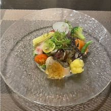 ＱＵＡＮＴＩＣ（クアンティック）の画像｜試食。沢山の種類の魚と野菜。カルパッチョ。新鮮。