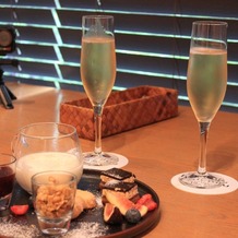 Los Angeles balcony（ロサンジェルスバルコニー）の画像｜控え室ではシャンパン