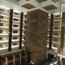 ストリングスホテル東京インターコンチネンタルの画像｜式場に向かうまでの景色
