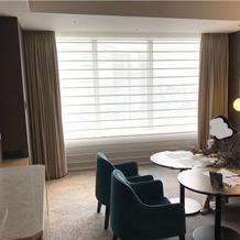 ストリングスホテル東京インターコンチネンタルの画像｜ホテルの一室で説明を聞くことができました。