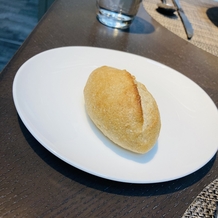 ストリングスホテル東京インターコンチネンタルの画像｜硬めのパン。美味しかったです。スープにつけていただきました。