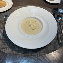 ストリングスホテル東京インターコンチネンタルの画像｜カリフラワーのスープは披露宴に実際だしてるものを試食