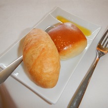 ザ ストリングス 博多の画像｜パン-おかわり自由-