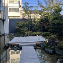 ＭＡＴＳＵＹＡＭＡ ＭＯＮＯＬＩＴＨ（松山モノリス）の画像｜外の庭園