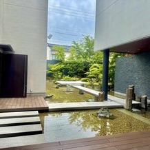 ＭＡＴＳＵＹＡＭＡ ＭＯＮＯＬＩＴＨ（松山モノリス）の画像｜庭園