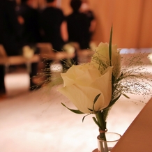 The 33 Sense of Wedding（ザ・サーティスリー センス・オブ・ウエディング）の画像｜挙式会場の装花