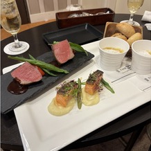 The 33 Sense of Wedding(ザ・サーティスリー センス・オブ・ウエディング)の画像|新郎新婦用のお料理です。
こちらが1品ずつゲストには振る舞われました。