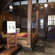 萬屋本店－ＫＡＭＡＫＵＲＡ　ＨＡＳＥ　ｅｓｔ１８０６－の画像｜ロビー