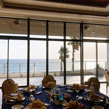 THE SURF OCEAN TERRACE（ザ・サーフ オーシャンテラス）の画像｜披露宴会場(LAULEA)からの眺め
