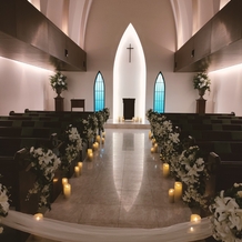 南青山サンタキアラ教会の画像｜バージンロード