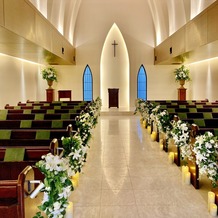 南青山サンタキアラ教会の画像｜チャペル内装