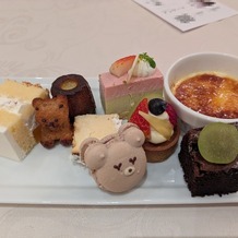 南青山サンタキアラ教会の画像｜試食会のデザートビュッフェ