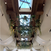 THINGS Aoyama Organic Garden.dthの画像｜チャペルのガラスの天井