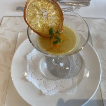 ホテル日航アリビラの画像｜フォアグラのパルフェ　タンカンのジュレ　オレンジチュイルを添えて
